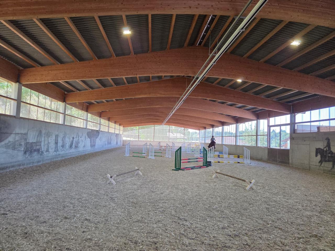 Halle mit Sprünge